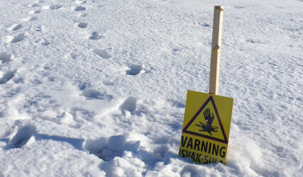 Varning för svag is. Foto: Läsarbild
